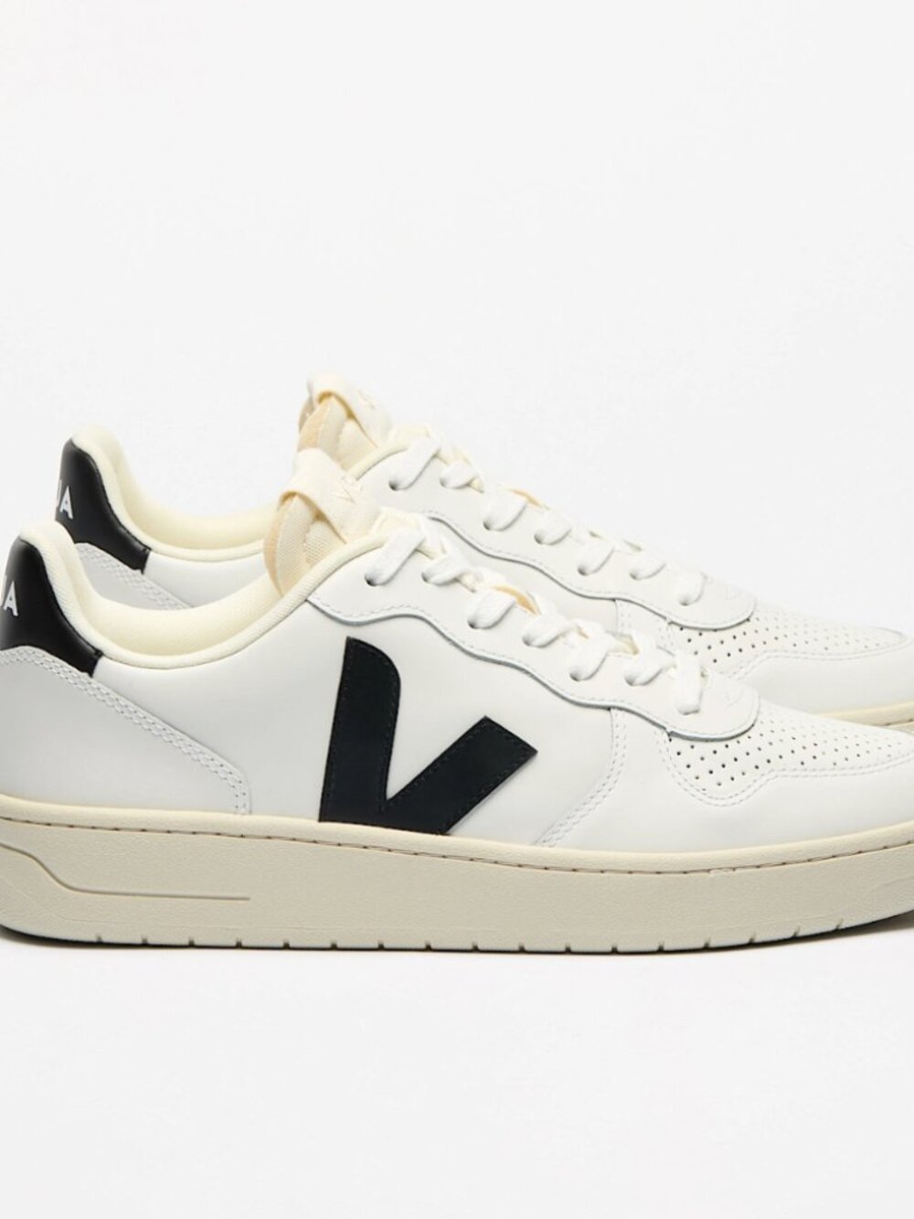 Veja V-10 LEATHER WHITE BLACK Sneaker Size 9